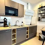 Charming In The Heart Of - Total Comfort *