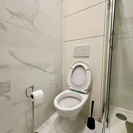 Charming In The Heart Of - Total Comfort *